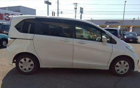 Honda Freed I, 2014 год, 800 000 рублей, 25 фотография
