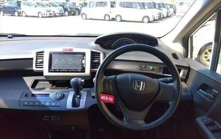 Honda Freed I, 2014 год, 800 000 рублей, 32 фотография