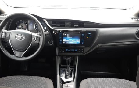 Toyota Corolla, 2018 год, 1 690 000 рублей, 10 фотография