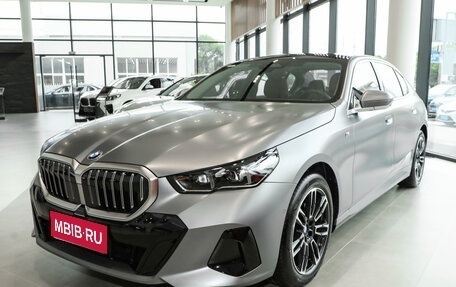 BMW 5 серия, 2025 год, 7 068 437 рублей, 1 фотография