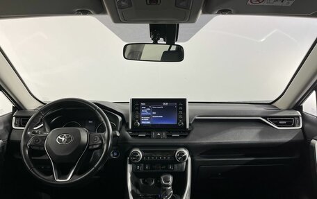 Toyota RAV4, 2019 год, 2 599 000 рублей, 7 фотография