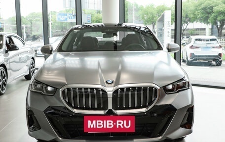 BMW 5 серия, 2025 год, 7 068 437 рублей, 3 фотография