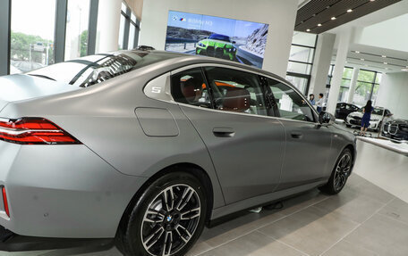 BMW 5 серия, 2025 год, 7 068 437 рублей, 10 фотография