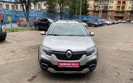 Renault Sandero II рестайлинг, 2019 год, 1 050 000 рублей, 1 фотография