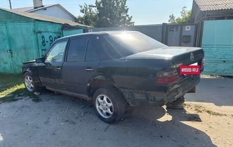 Mercedes-Benz W124, 1988 год, 90 000 рублей, 4 фотография