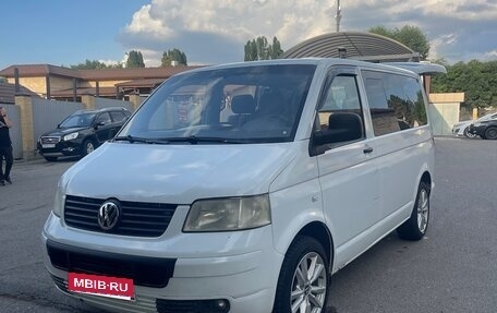 Volkswagen Caravelle T5, 2006 год, 1 350 000 рублей, 1 фотография