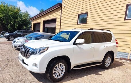 Toyota Land Cruiser Prado 150 рестайлинг 2, 2013 год, 3 000 000 рублей, 2 фотография