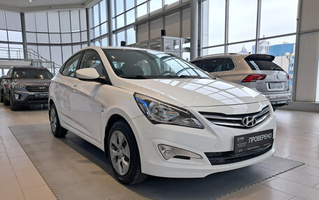 Hyundai Solaris II рестайлинг, 2015 год, 1 070 000 рублей, 3 фотография