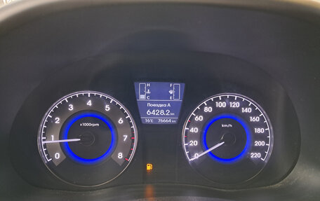 Hyundai Solaris II рестайлинг, 2015 год, 1 070 000 рублей, 16 фотография