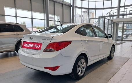 Hyundai Solaris II рестайлинг, 2015 год, 1 070 000 рублей, 6 фотография