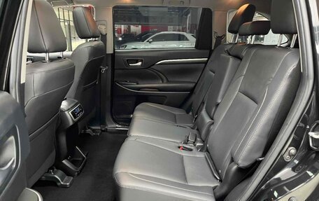 Toyota Highlander III, 2021 год, 3 500 000 рублей, 8 фотография