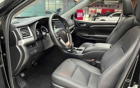 Toyota Highlander III, 2021 год, 3 500 000 рублей, 3 фотография