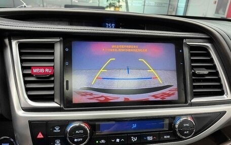 Toyota Highlander III, 2021 год, 3 500 000 рублей, 6 фотография