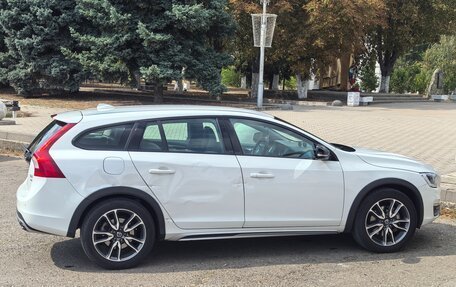 Volvo V60 Cross Country II, 2016 год, 1 700 000 рублей, 10 фотография