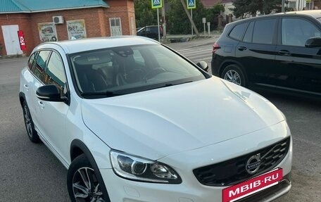 Volvo V60 Cross Country II, 2016 год, 1 700 000 рублей, 20 фотография