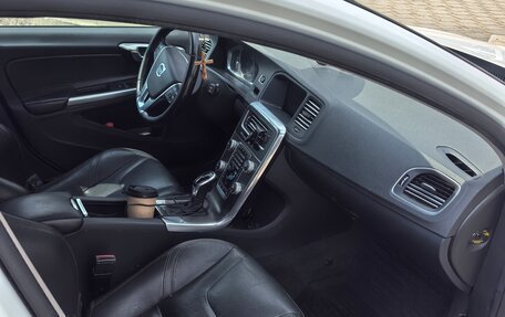 Volvo V60 Cross Country II, 2016 год, 1 700 000 рублей, 16 фотография