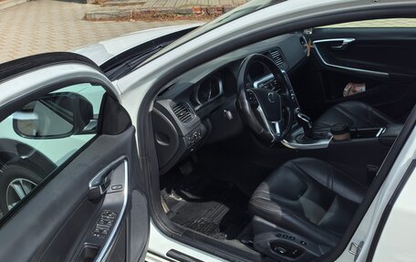 Volvo V60 Cross Country II, 2016 год, 1 700 000 рублей, 17 фотография