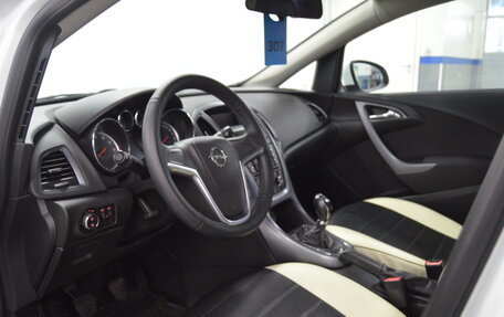 Opel Astra J, 2013 год, 730 000 рублей, 10 фотография