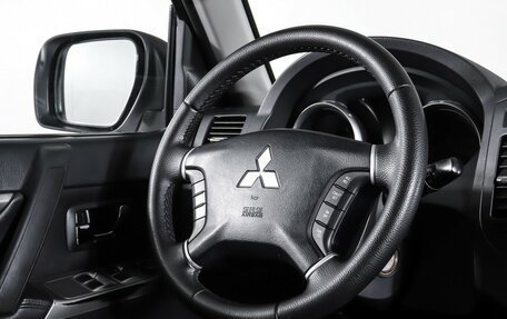 Mitsubishi Pajero IV, 2011 год, 1 790 000 рублей, 13 фотография