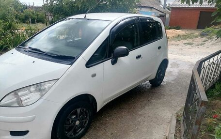 Mitsubishi Colt VI рестайлинг, 2004 год, 445 000 рублей, 2 фотография