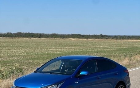 Hyundai Solaris II рестайлинг, 2017 год, 1 350 000 рублей, 1 фотография