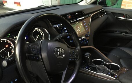 Toyota Camry, 2018 год, 3 600 000 рублей, 6 фотография