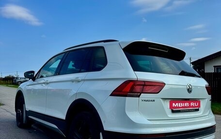 Volkswagen Tiguan II, 2020 год, 2 800 000 рублей, 3 фотография