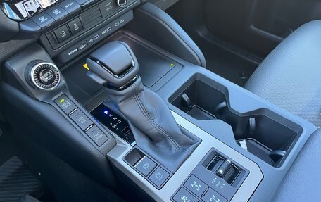 Toyota Land Cruiser Prado, 2024 год, 9 800 000 рублей, 6 фотография