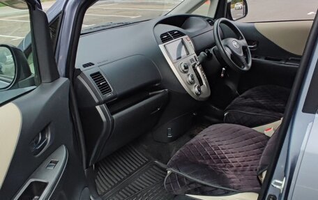 Toyota Ractis I, 2009 год, 620 000 рублей, 24 фотография