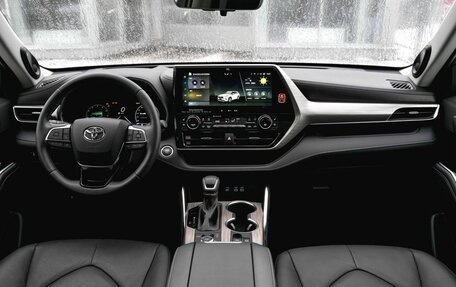Toyota Highlander, 2025 год, 5 750 000 рублей, 22 фотография
