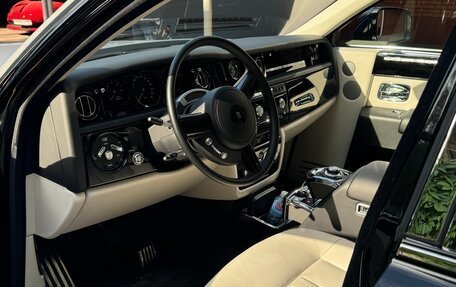 Rolls-Royce Phantom VII рестайлинг, 2016 год, 49 000 000 рублей, 27 фотография