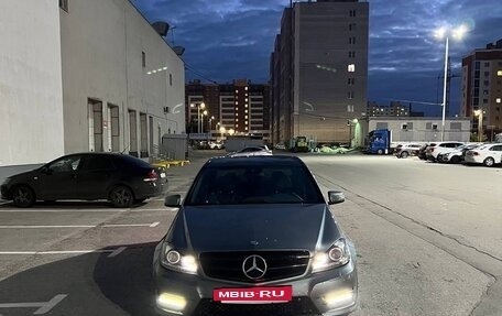 Mercedes-Benz C-Класс, 2011 год, 1 580 000 рублей, 2 фотография