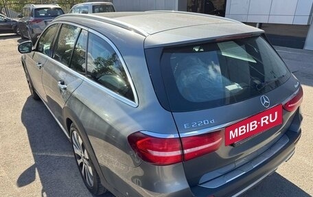 Mercedes-Benz E-Класс, 2018 год, 3 590 000 рублей, 5 фотография