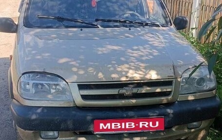 Chevrolet Niva I рестайлинг, 2004 год, 230 000 рублей, 1 фотография