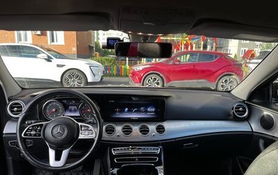 Mercedes-Benz E-Класс, 2019 год, 3 200 000 рублей, 1 фотография