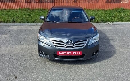 Toyota Camry, 2011 год, 1 350 000 рублей, 2 фотография