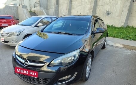 Opel Astra J, 2013 год, 1 050 000 рублей, 4 фотография