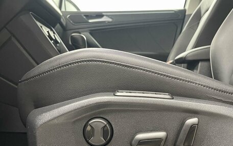 Volkswagen Tiguan II, 2018 год, 3 289 000 рублей, 13 фотография