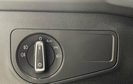 Volkswagen Tiguan II, 2018 год, 3 289 000 рублей, 18 фотография