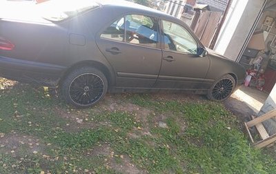 Mercedes-Benz E-Класс, 2001 год, 550 000 рублей, 1 фотография