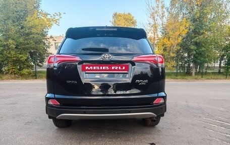 Toyota RAV4, 2018 год, 2 480 000 рублей, 4 фотография