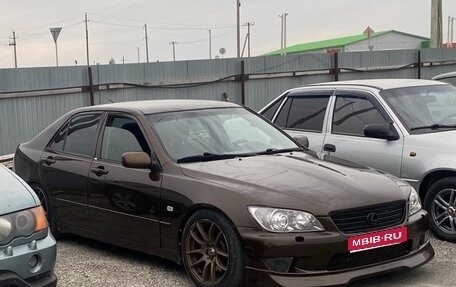 Lexus IS II рестайлинг 2, 1999 год, 750 000 рублей, 1 фотография