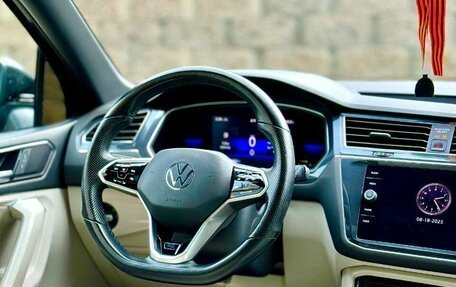 Volkswagen Tiguan II, 2021 год, 3 100 000 рублей, 5 фотография