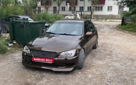 Lexus IS II рестайлинг 2, 1999 год, 750 000 рублей, 3 фотография