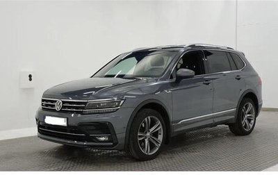 Volkswagen Tiguan II, 2018 год, 3 300 000 рублей, 1 фотография