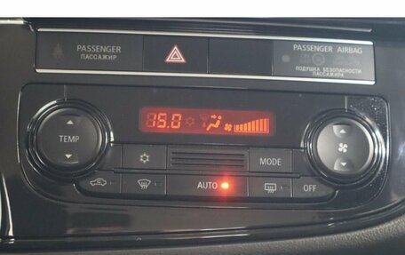 Mitsubishi Outlander III рестайлинг 3, 2019 год, 2 149 000 рублей, 13 фотография
