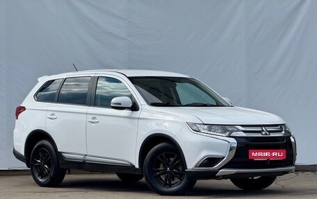 Mitsubishi Outlander III рестайлинг 3, 2016 год, 1 949 000 рублей, 6 фотография