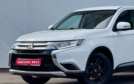 Mitsubishi Outlander III рестайлинг 3, 2016 год, 1 949 000 рублей, 3 фотография