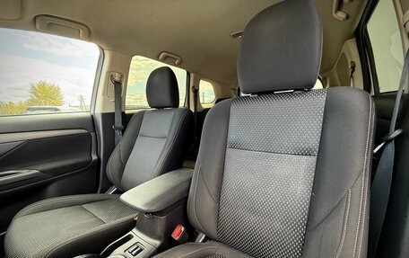 Mitsubishi Outlander III рестайлинг 3, 2016 год, 1 949 000 рублей, 21 фотография