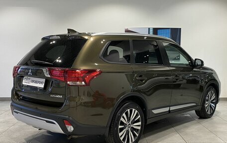 Mitsubishi Outlander III рестайлинг 3, 2019 год, 1 919 000 рублей, 5 фотография